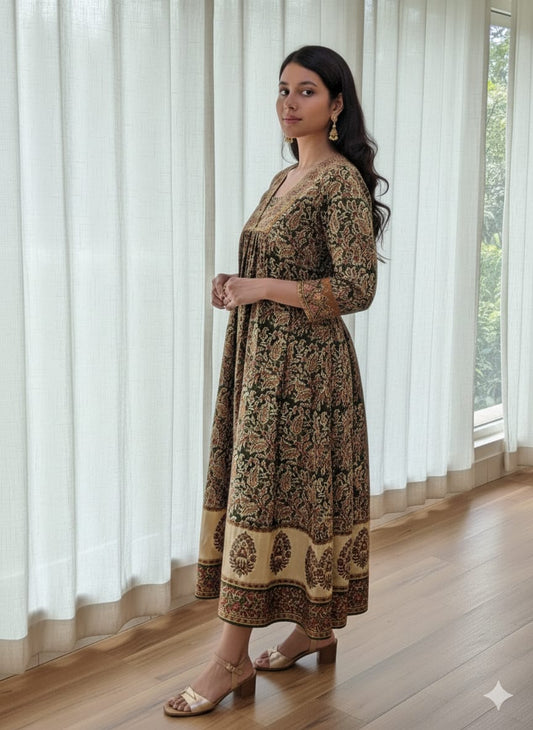 Shibani Kalamkari Cotton Kurta – Deep Olive & Rust Tones | V-Neck & Block-Print Hem